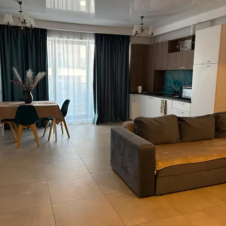 Glamurous Four * Mamaia